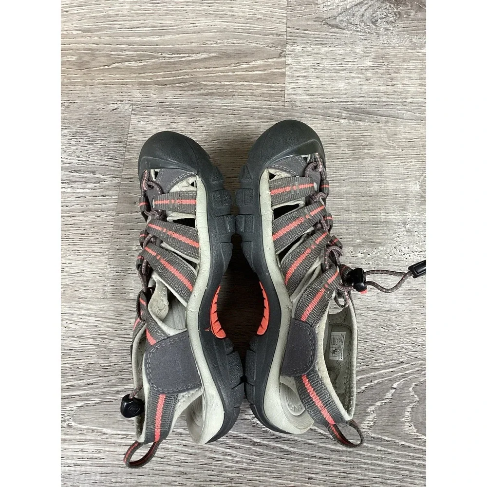 KEEN Womens Size 6 Newport H2 Grey Magnet Coral Pink Hiking Kayaking Sandals